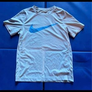 Boys Nike dry fit t-shirt